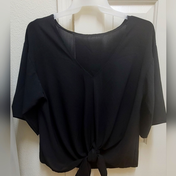 Tops - Black tie front blouse